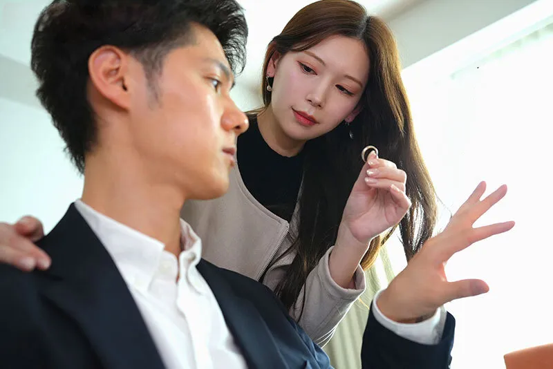 Bà xã đi đi giã ngoại, gã chồng ở nhà bị nhỏ em bà xã gạ làm tình không trượt phát nào